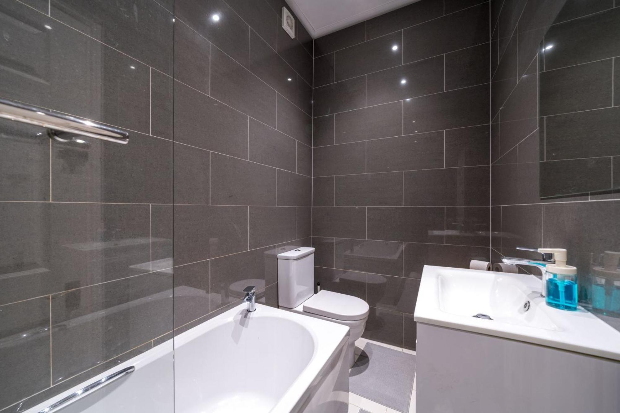Elegant 2bed By 02 Arena, Airport With Fast Wi-fi And Parking Appartement Londres