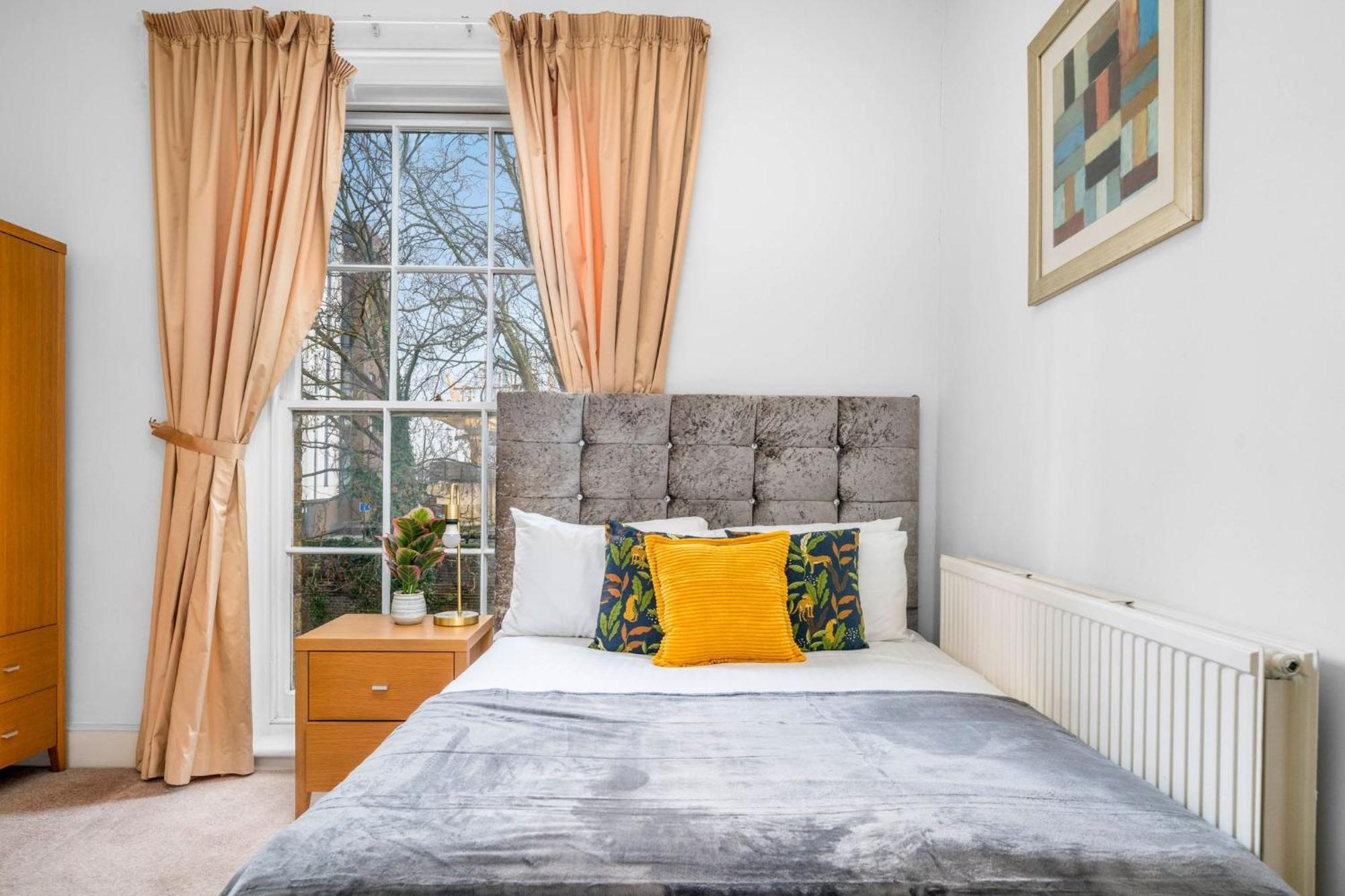 Elegant 2bed By 02 Arena, Airport With Fast Wi-fi And Parking Appartement *