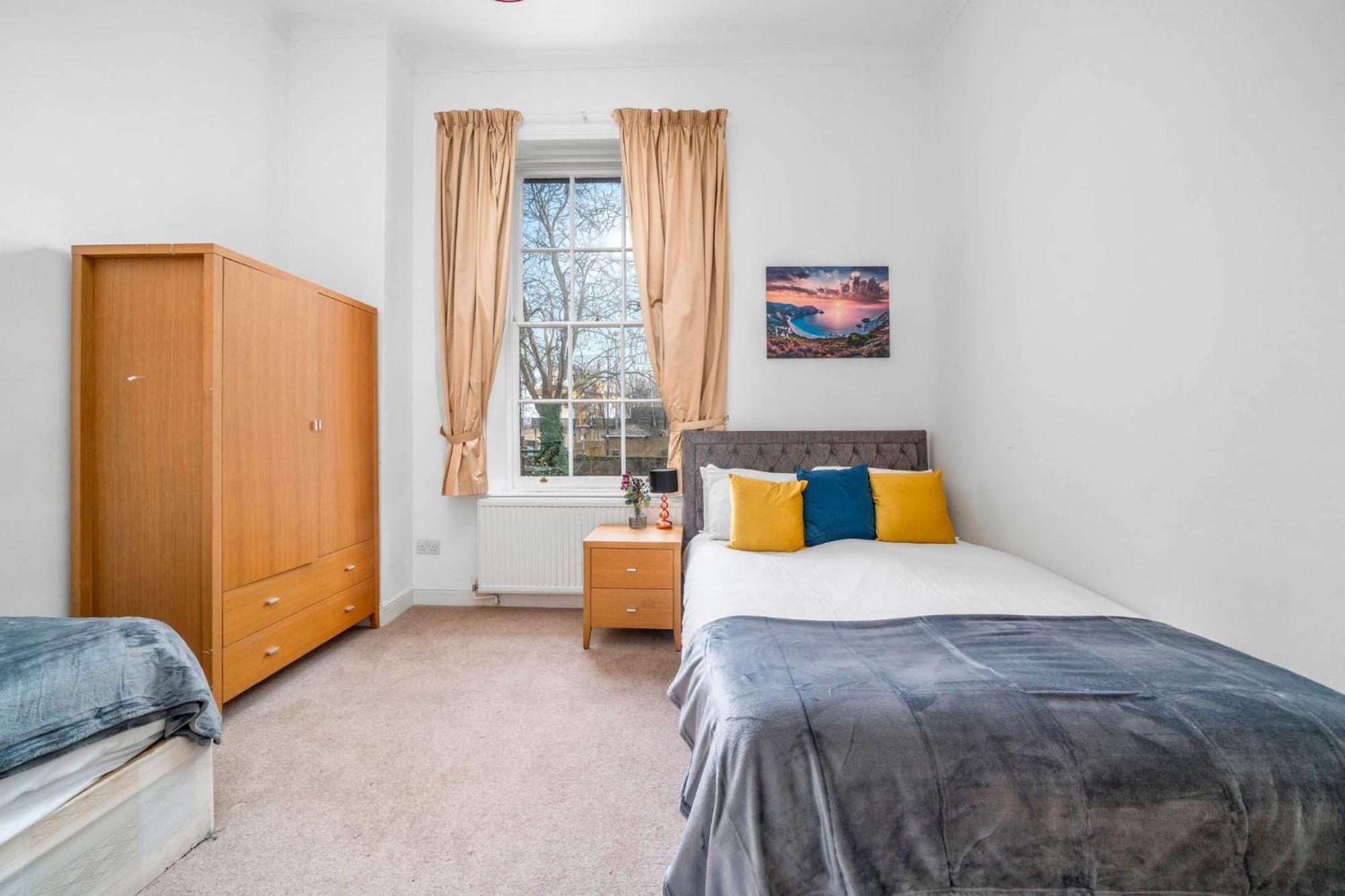Elegant 2bed By 02 Arena, Airport With Fast Wi-fi And Parking Appartement *